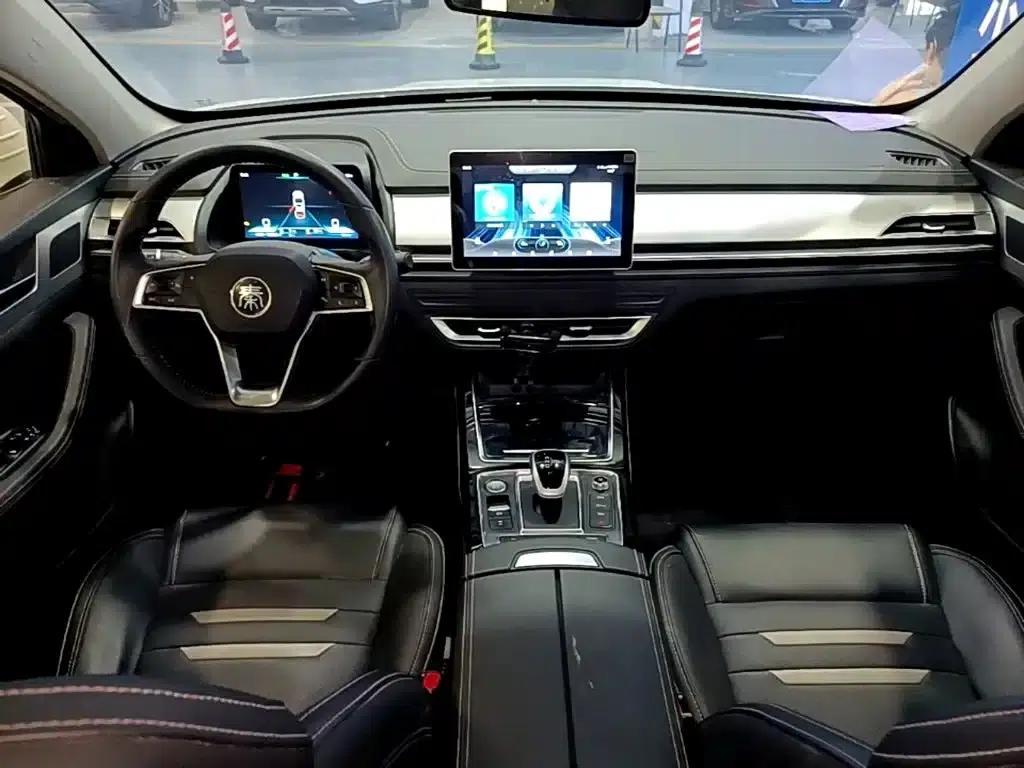 Qin Pro New Energy 2019 DM Super Edition 1.5TI Automatic Intelligent Connected Athletic Model (National VI Emission Standard) — миниатюра 10