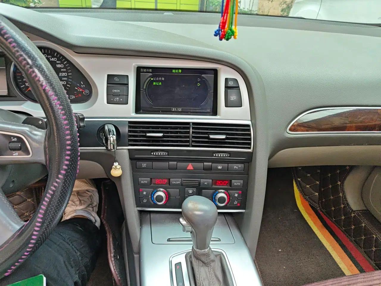 Audi A6L 2011 2.0 TFSI Automatic Standard Edition — миниатюра 13