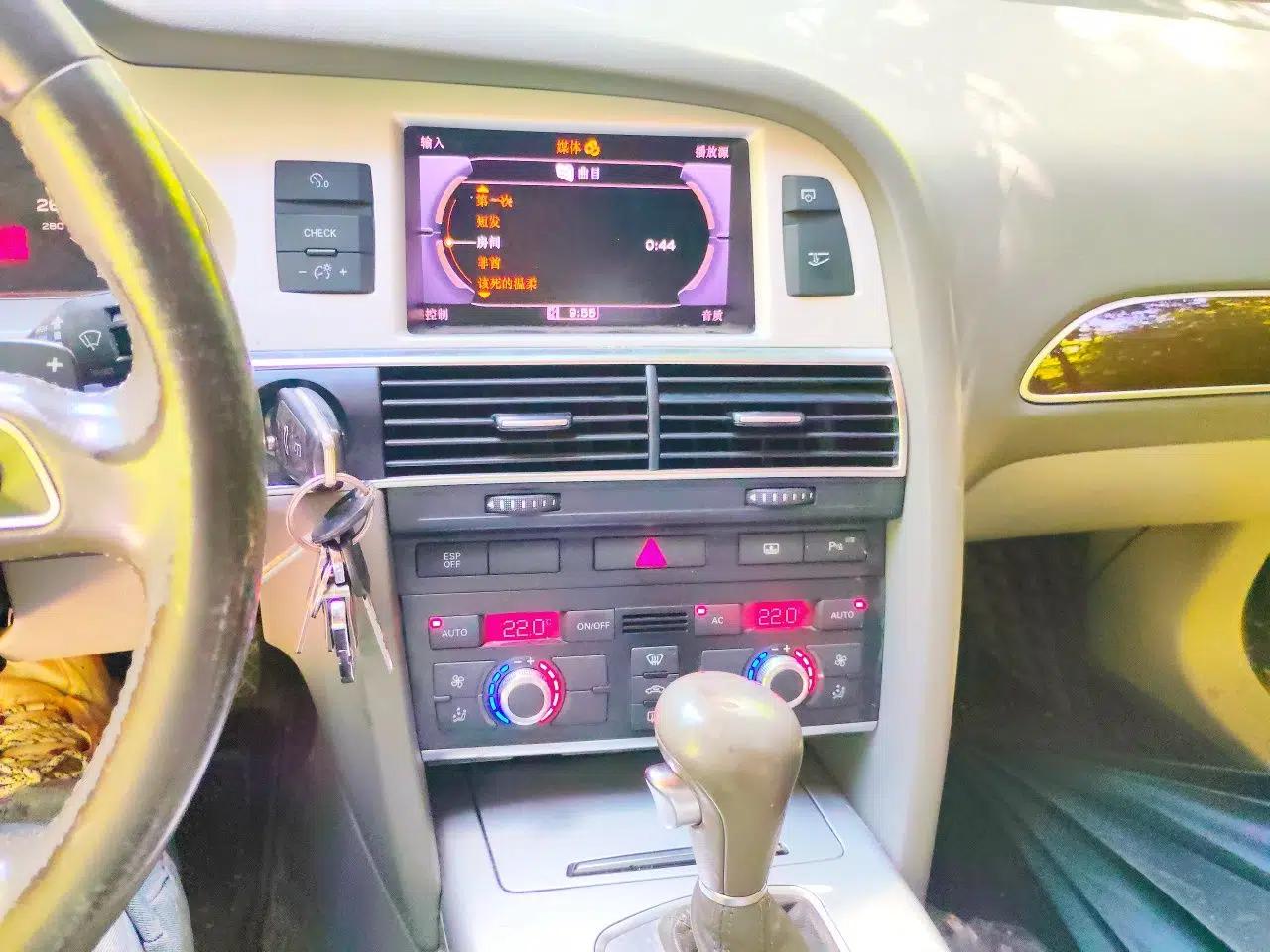Audi A6L 2011 2.0 TFSI Automatic Standard Edition — миниатюра 13