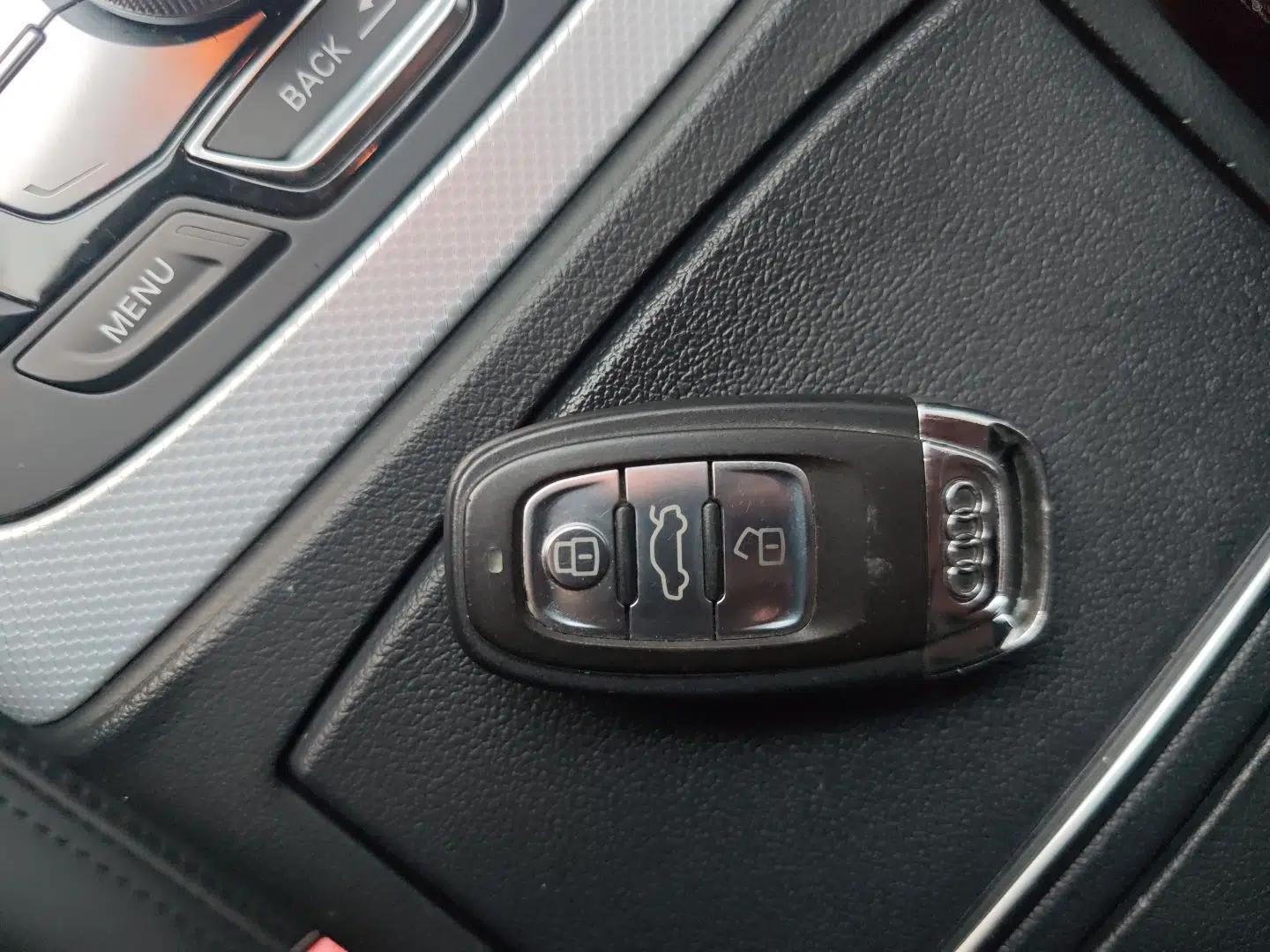 Audi A6L 2015 TFSI Millionth Anniversary Intelligent Model — миниатюра 23
