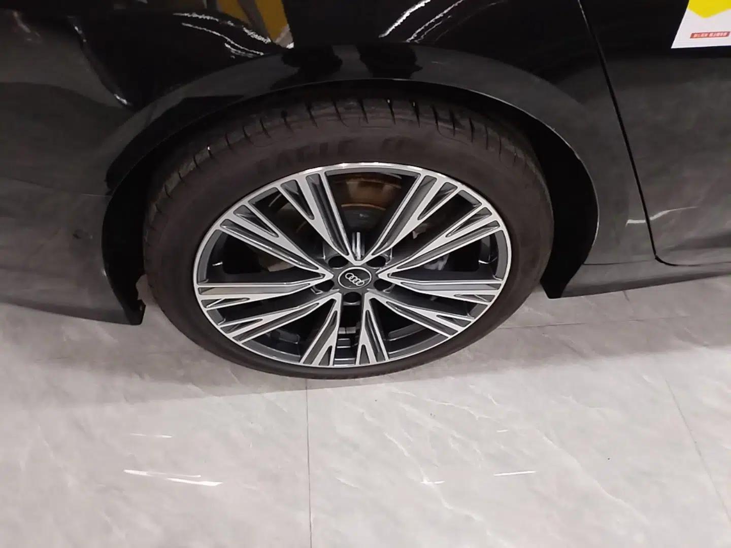 Audi A6L 2025 Restyled 45 TFSI quattro Prestige Dynamic Edition — миниатюра 11