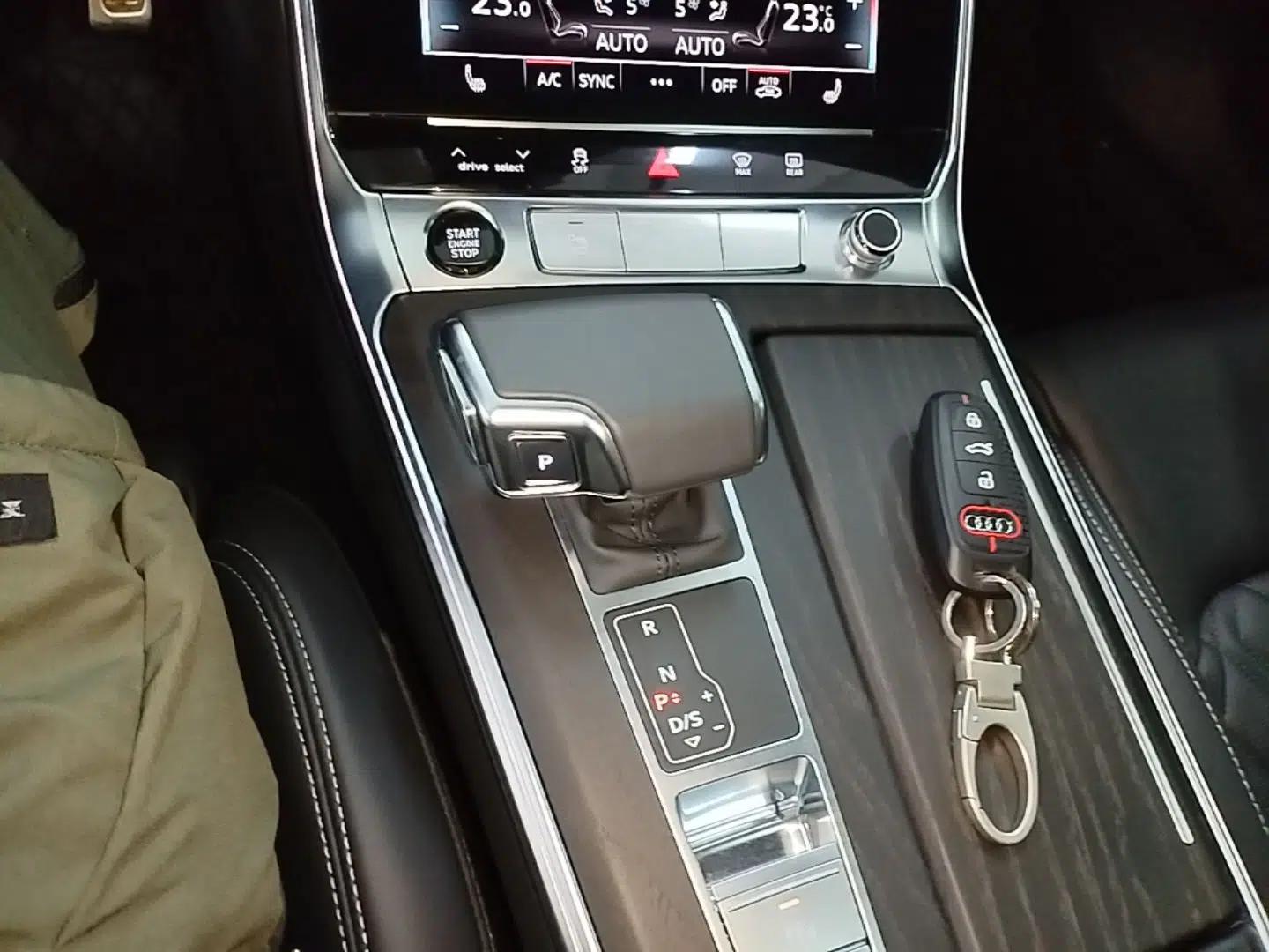 Audi A6L 2025 Restyled 45 TFSI quattro Prestige Dynamic Edition — миниатюра 16