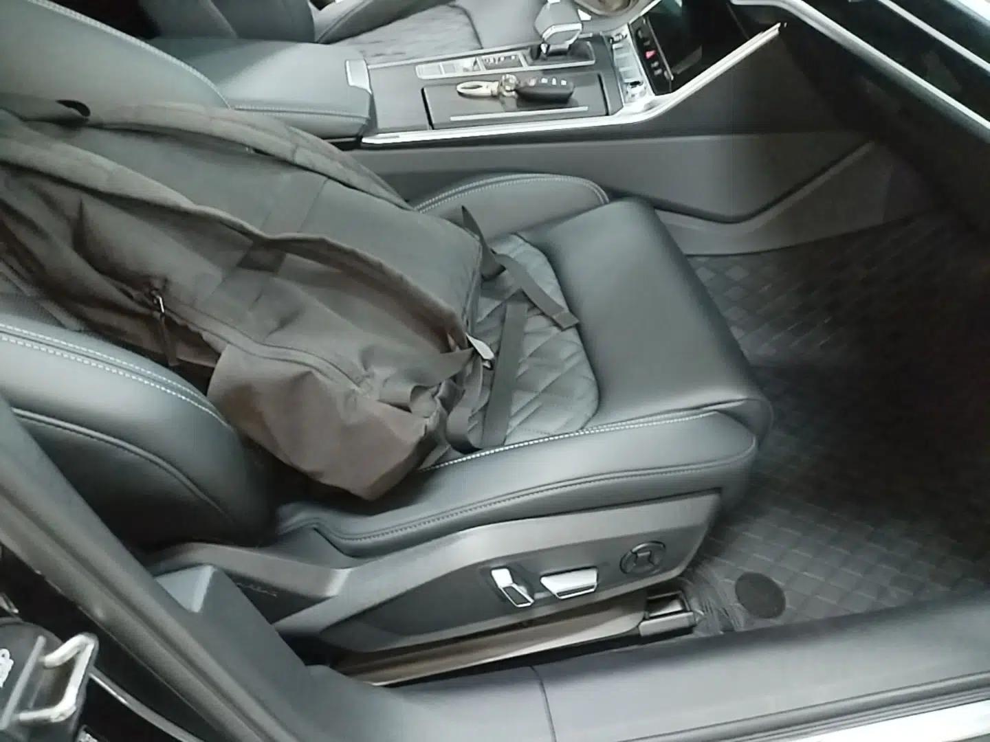 Audi A6L 2025 Restyled 45 TFSI quattro Prestige Dynamic Edition — миниатюра 19