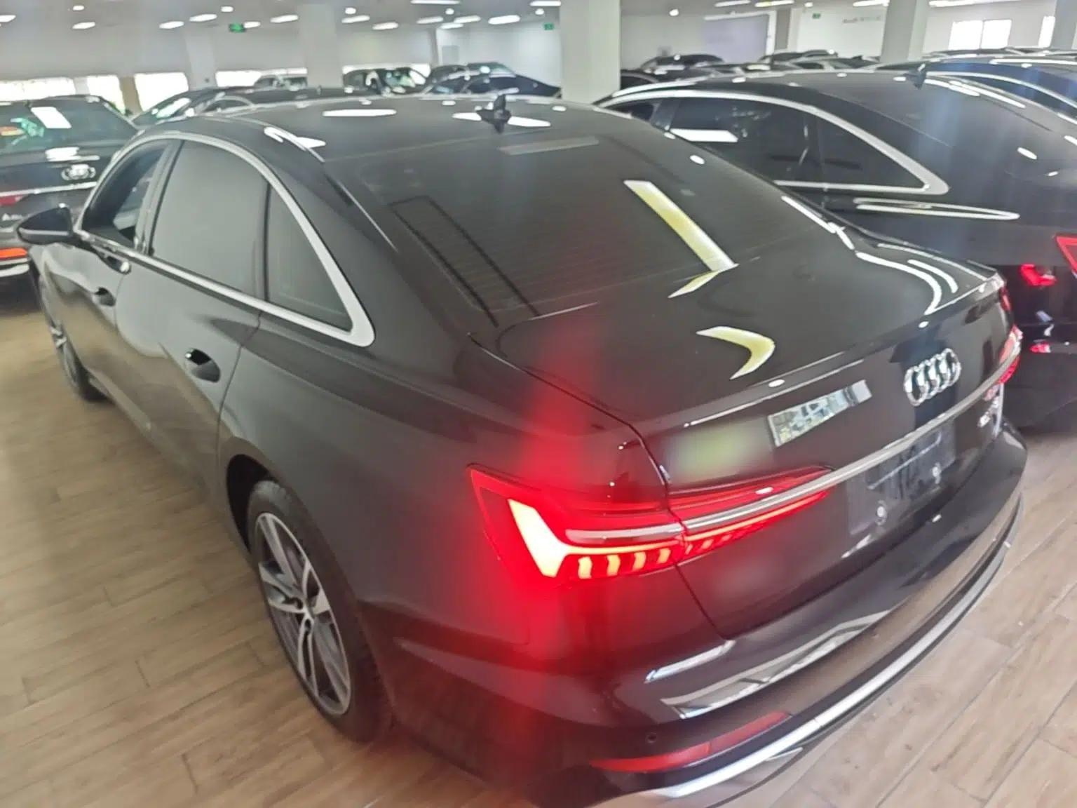 Audi A6L 2025 Revised 40 TFSI Luxury Dynamic Edition — миниатюра 4