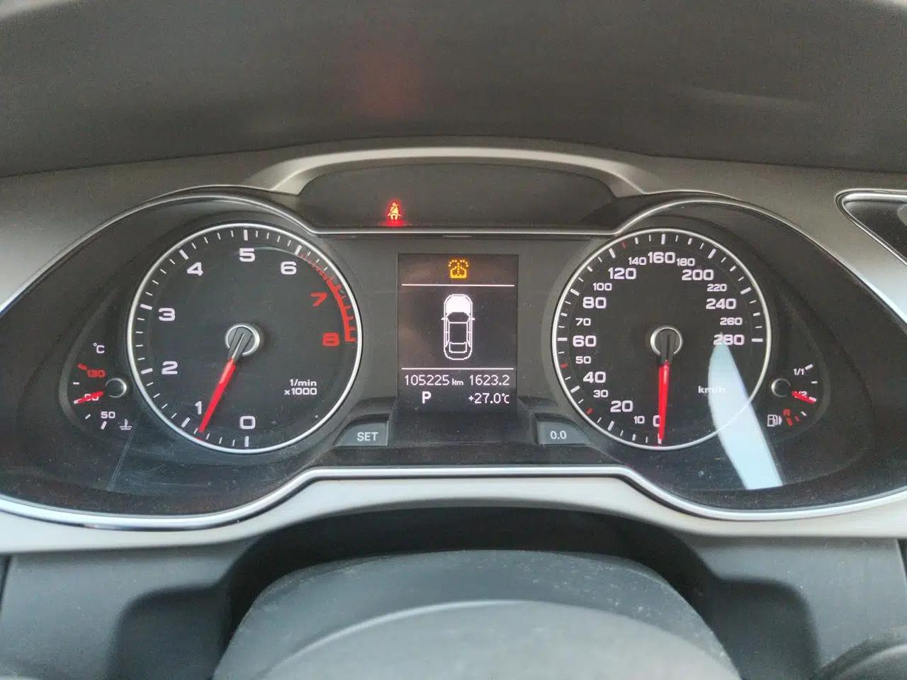 Audi A4L 2015 35 TFSI Automatic Comfort Model — миниатюра 11