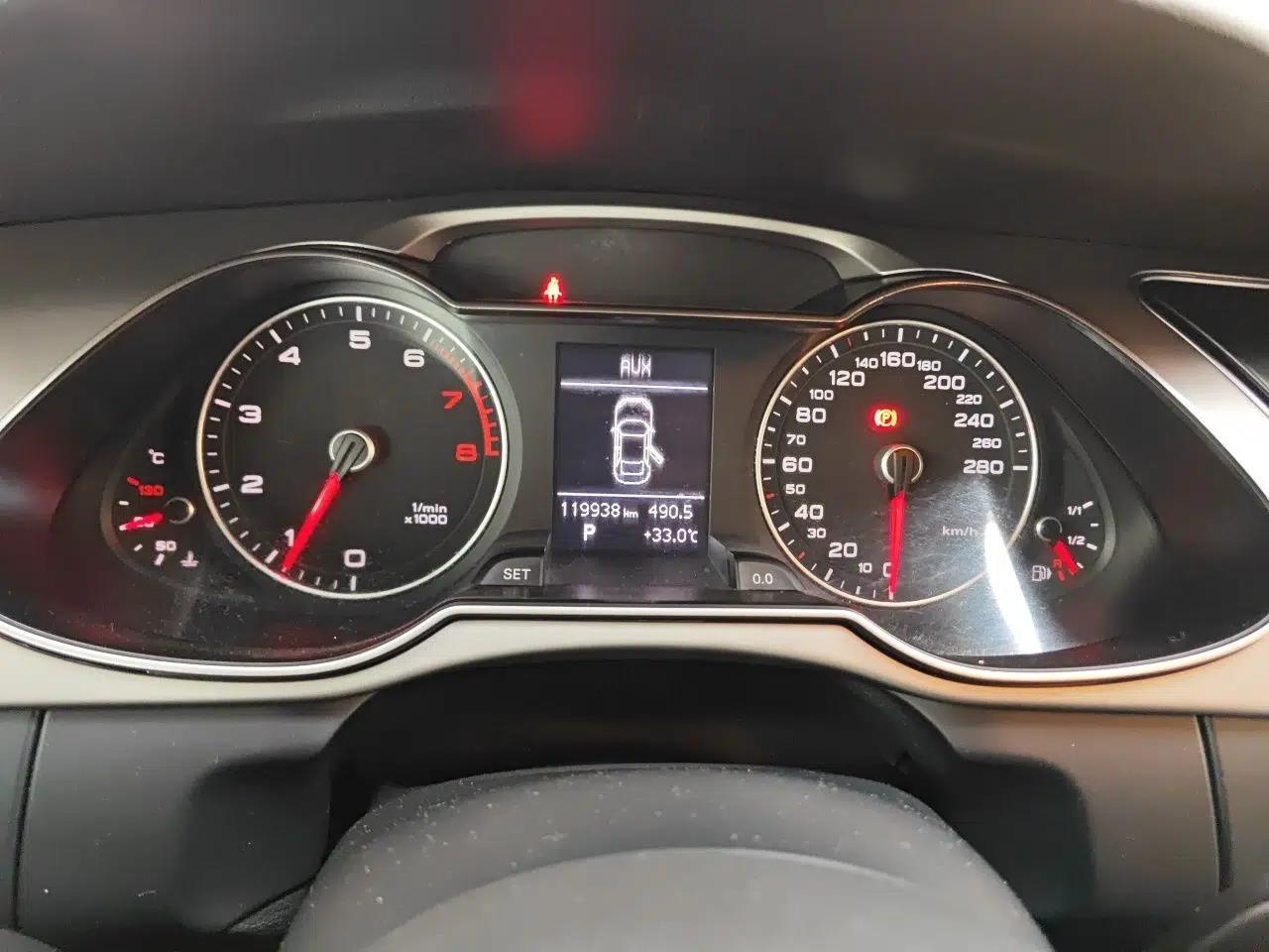 Audi A4L 2013 35 TFSI Automatic Comfort Model — миниатюра 11