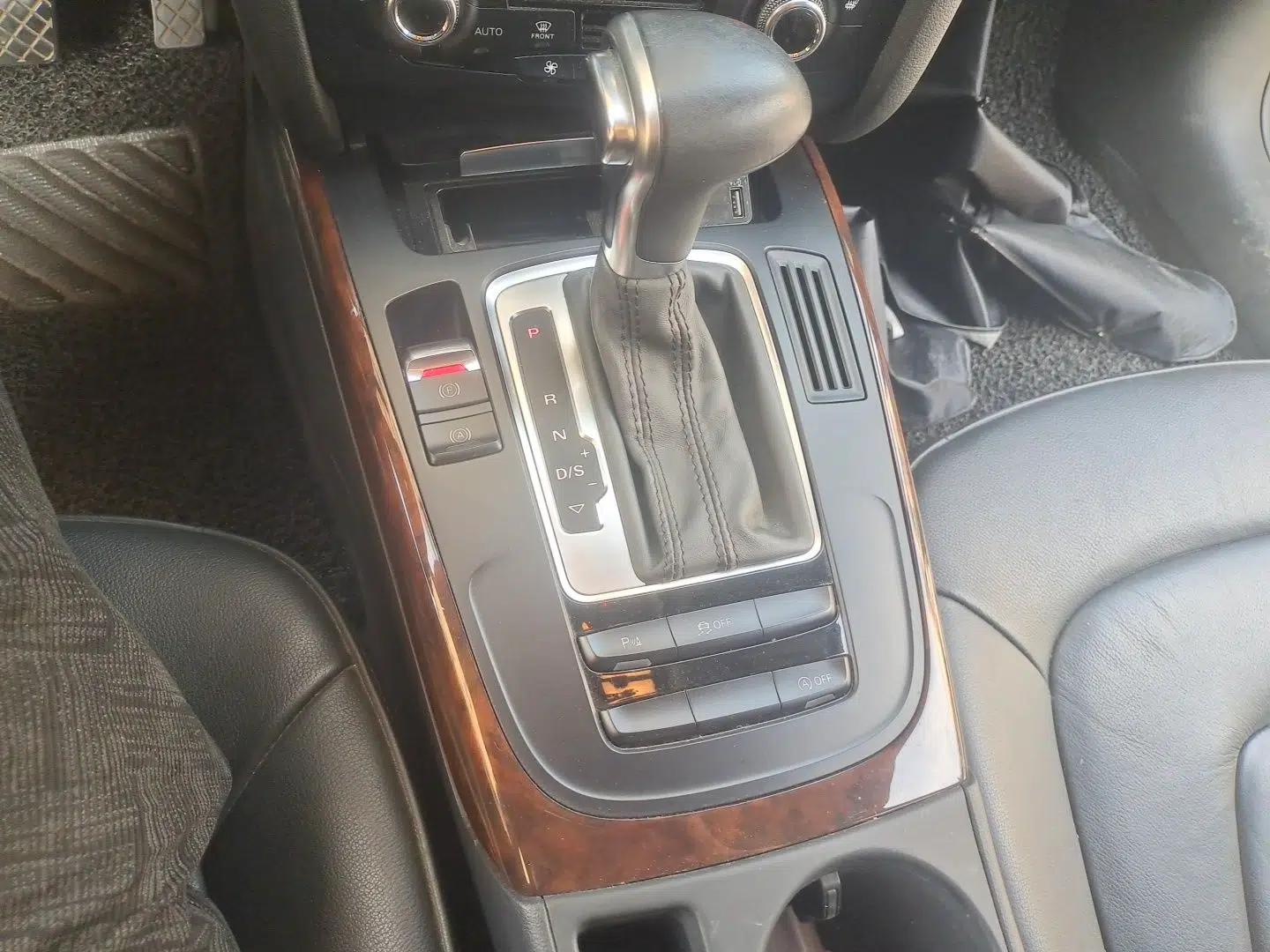 Audi A4L 2015 35 TFSI Automatic Comfort Model — миниатюра 14
