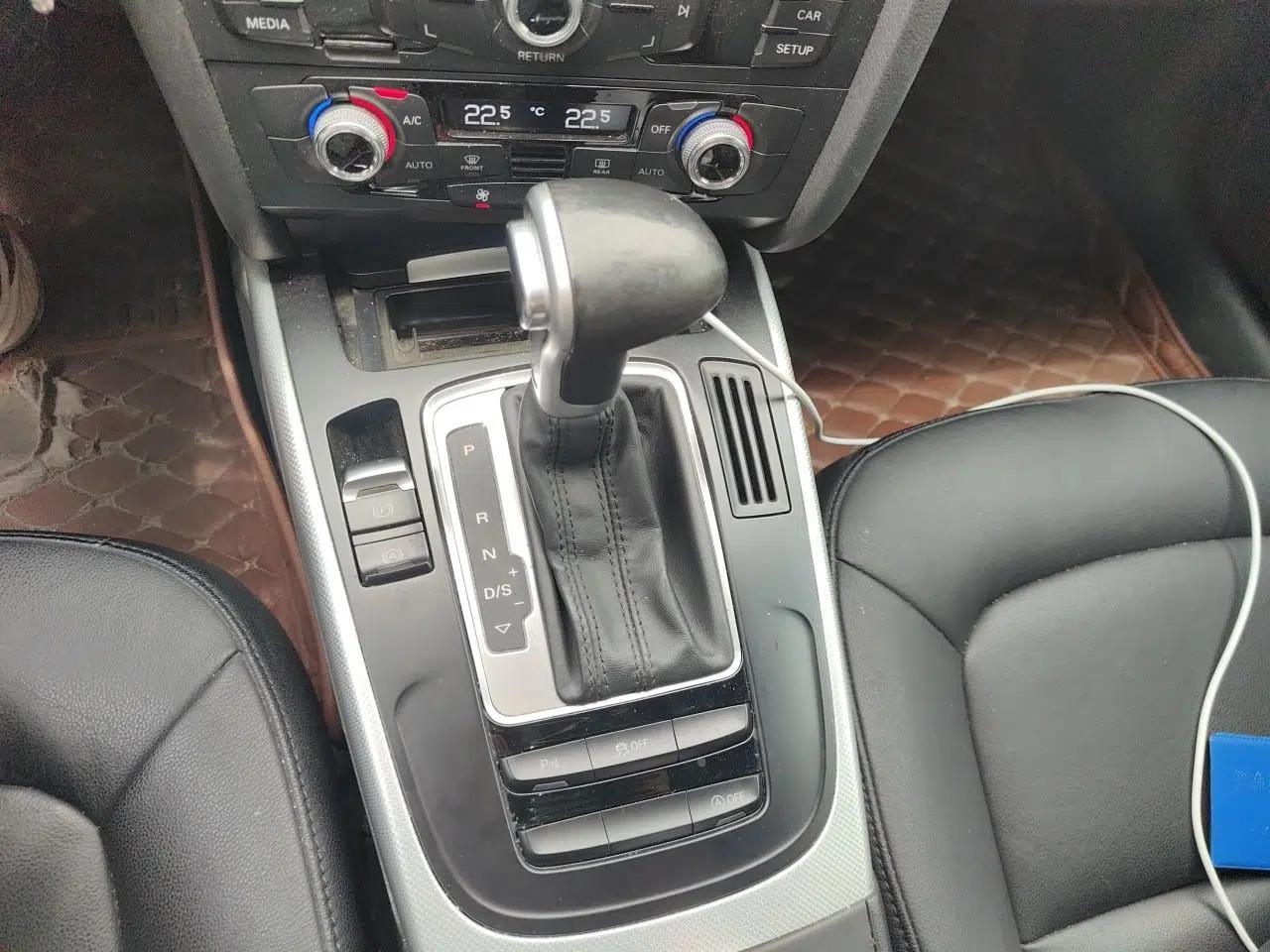 Audi A4L 2015 35 TFSI Automatic Standard Model — миниатюра 14
