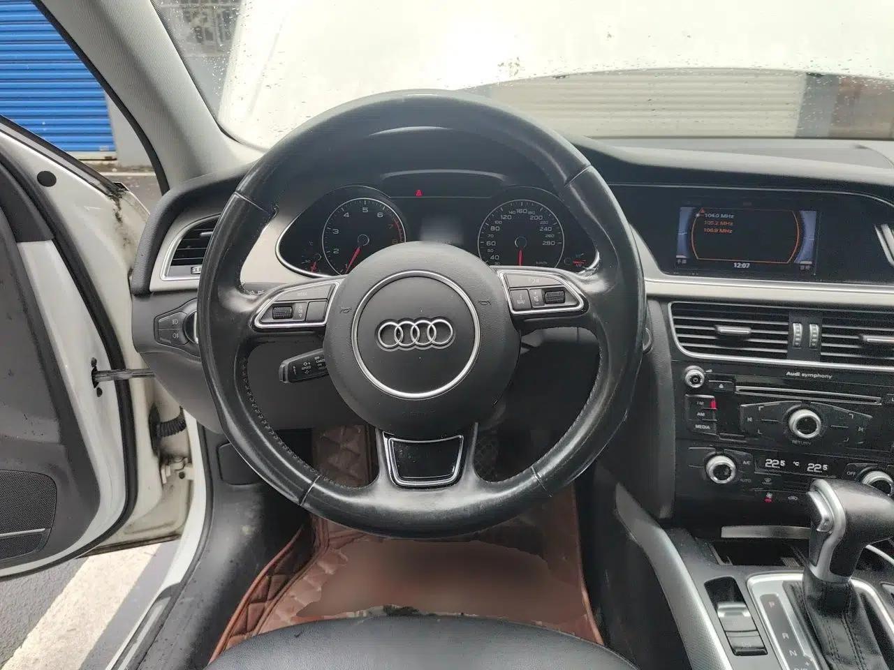 Audi A4L 2015 35 TFSI Automatic Standard Model — миниатюра 10