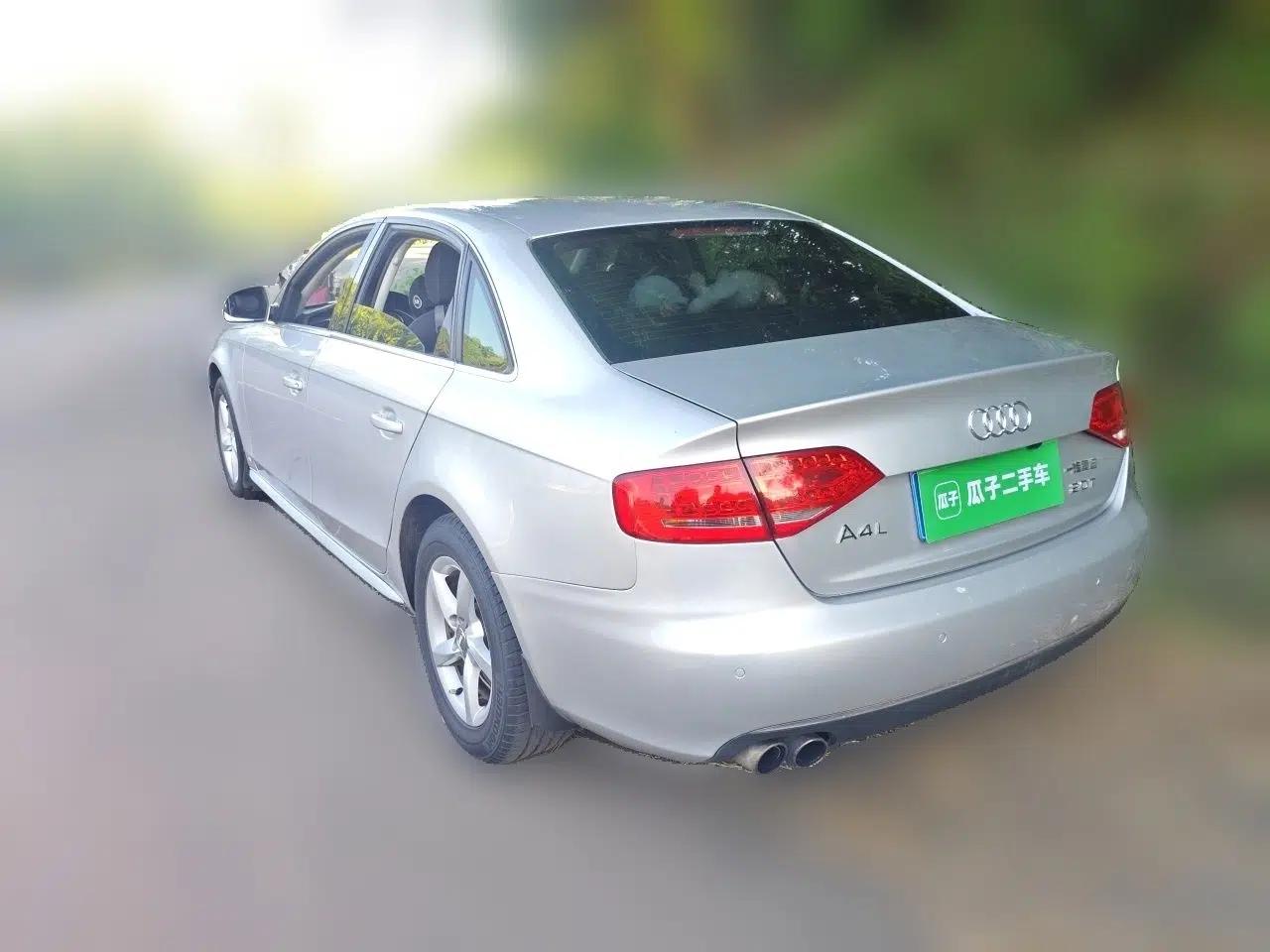 Audi A4L 2012 2.0 TFSI automatic standard version — миниатюра 4