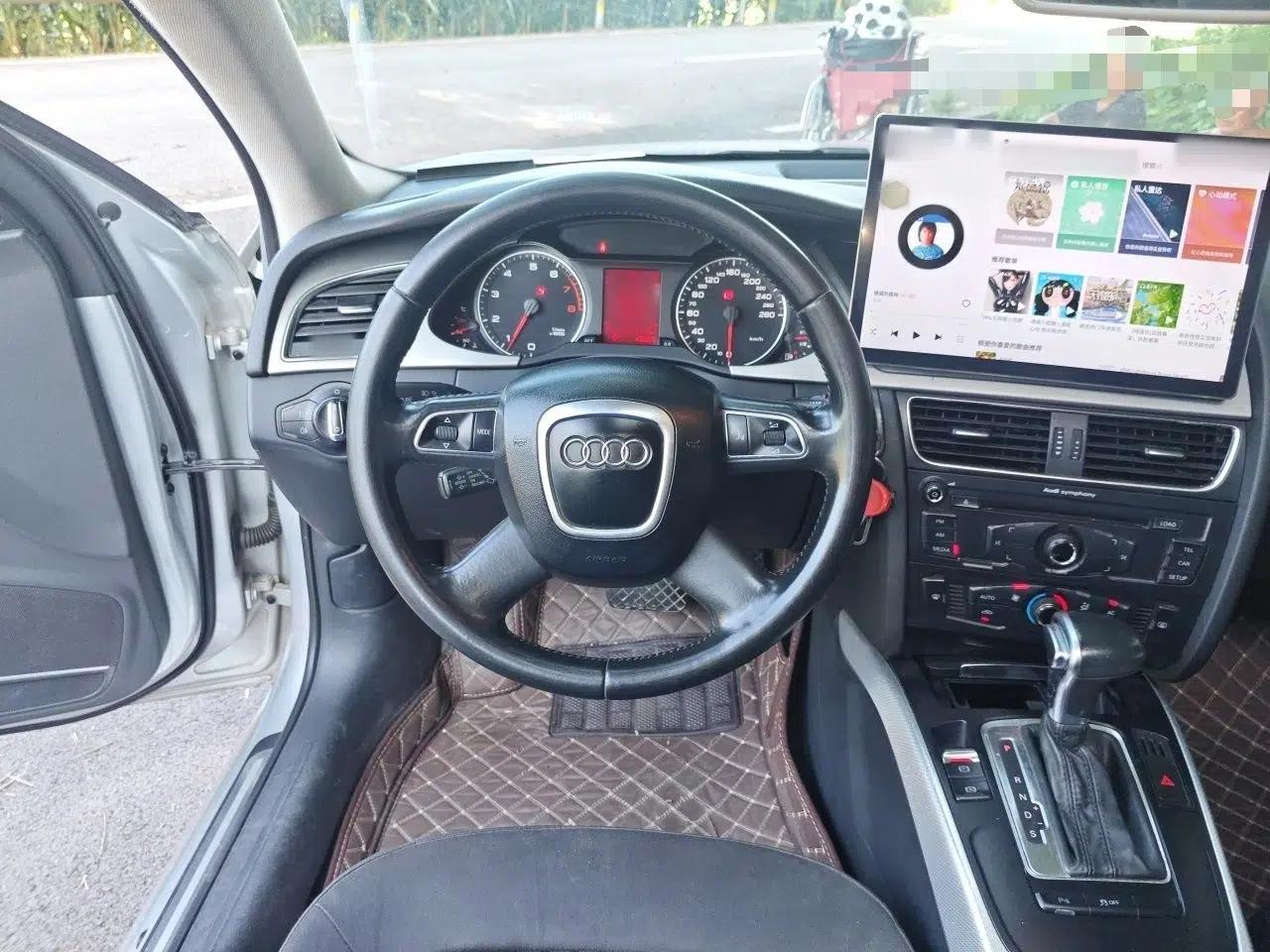 Audi A4L 2012 2.0 TFSI automatic standard version — миниатюра 10