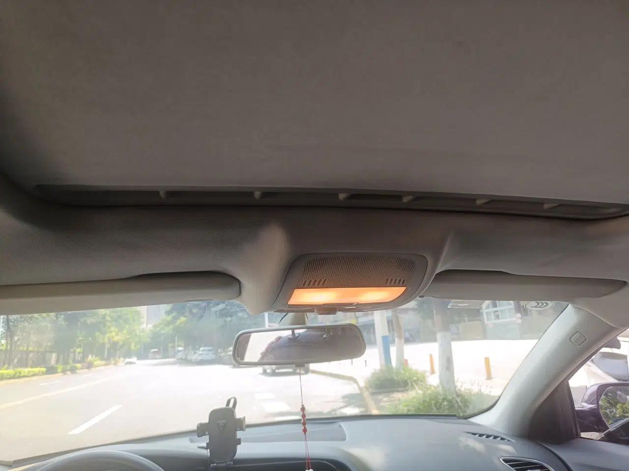 Audi A4L 2013 35 TFSI Automatic Standard Model — миниатюра 18