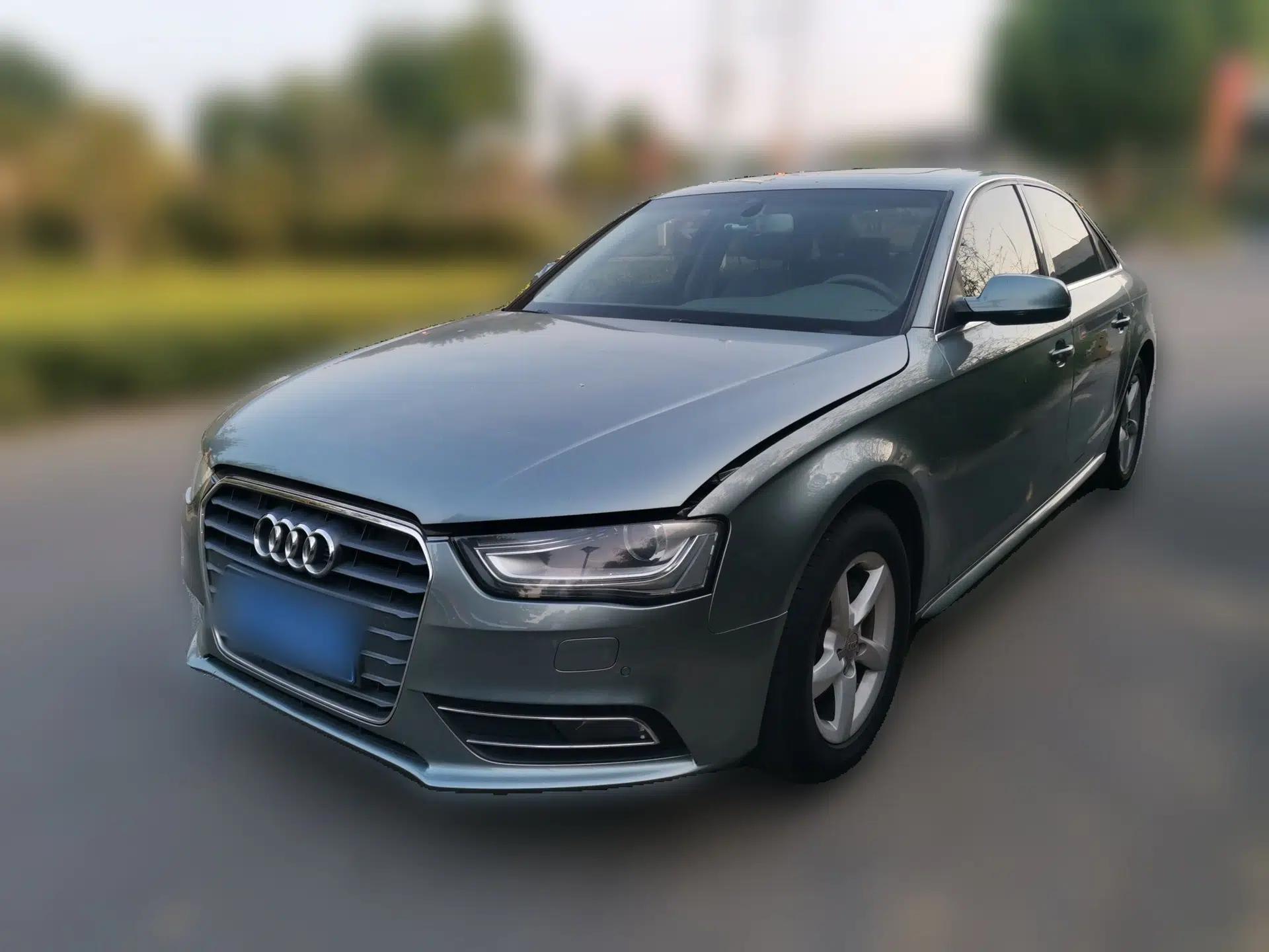 Audi A4L 2013 35 TFSI Automatic Comfort Model — миниатюра 1