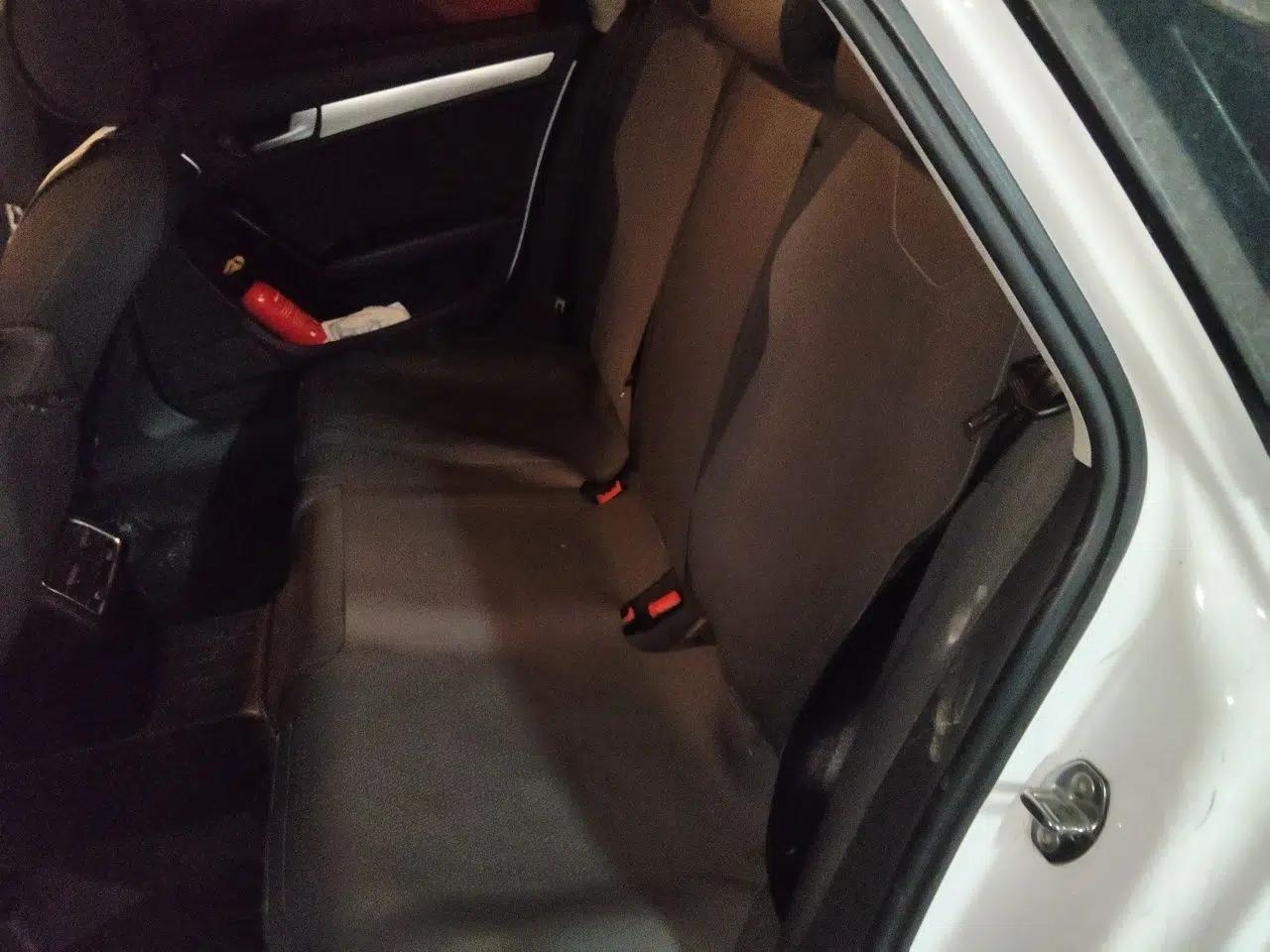Audi A4L 2015 35 TFSI Automatic Standard Model — миниатюра 17