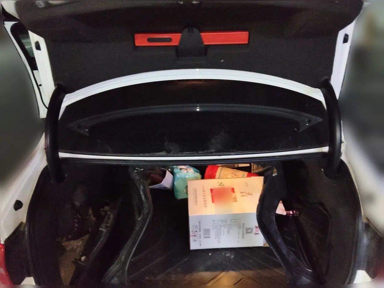Audi A4L 2015 35 TFSI Automatic Standard Model — миниатюра 19