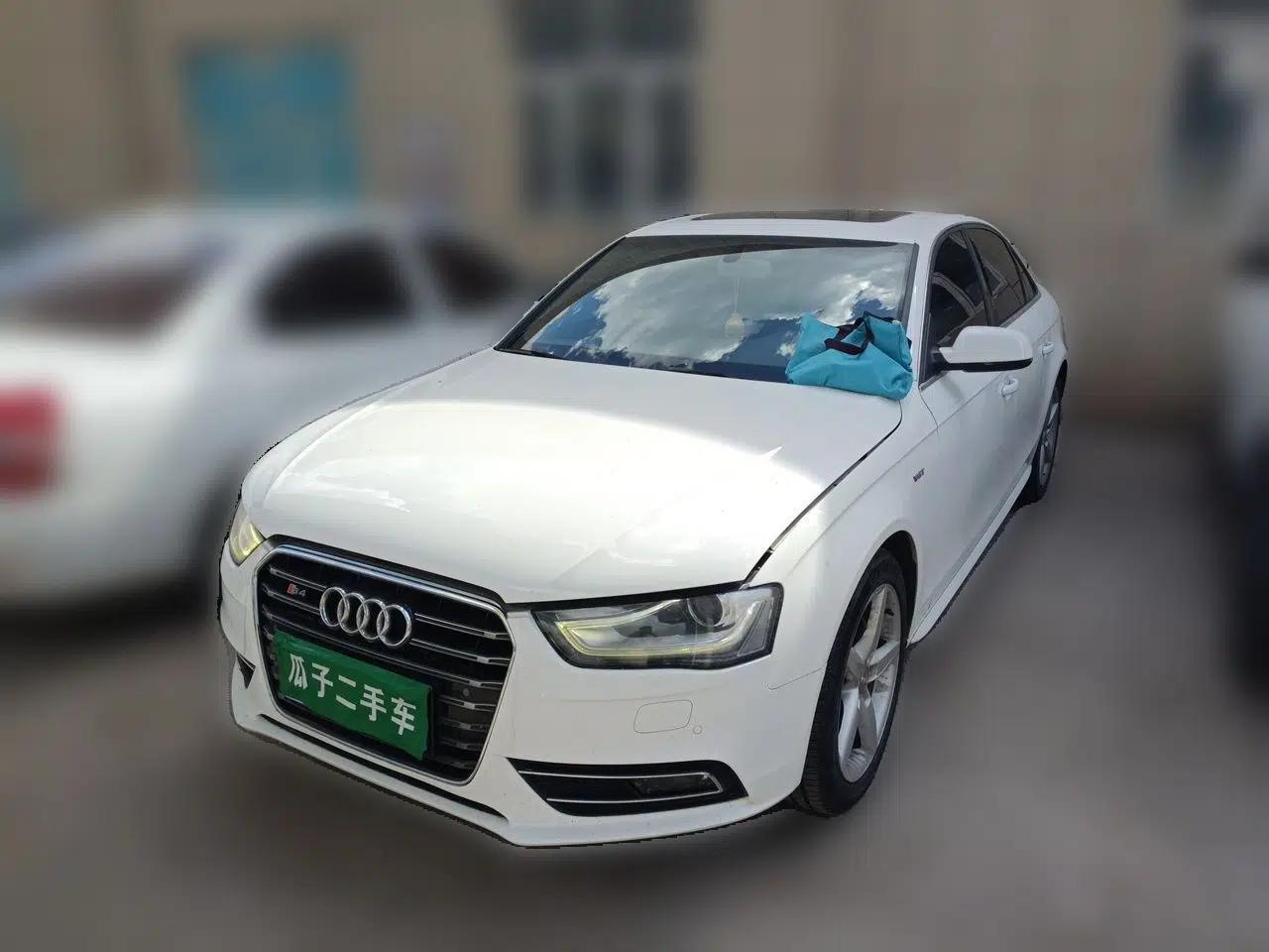 Audi A4L 2013 35 TFSI Automatic Standard Model — миниатюра 1