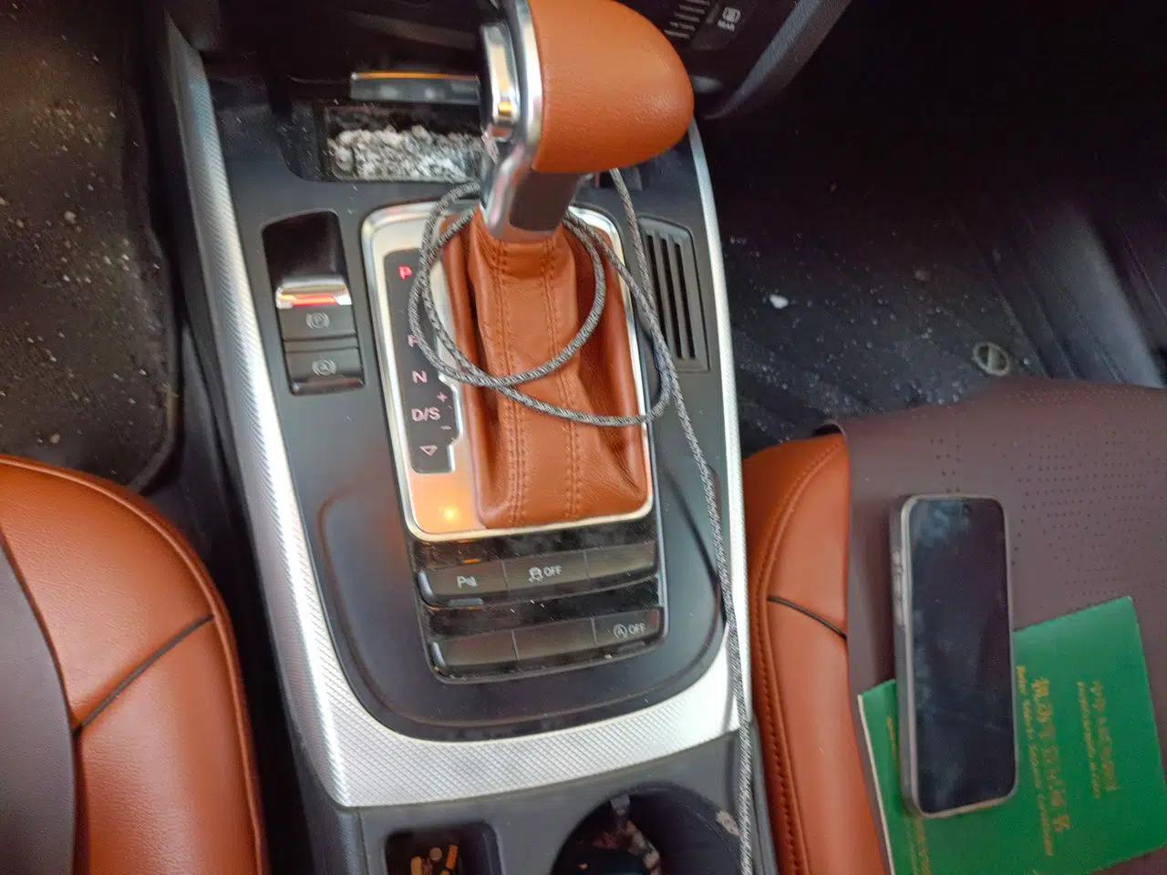 Audi A4L 2013 35 TFSI Automatic Standard Model — миниатюра 14
