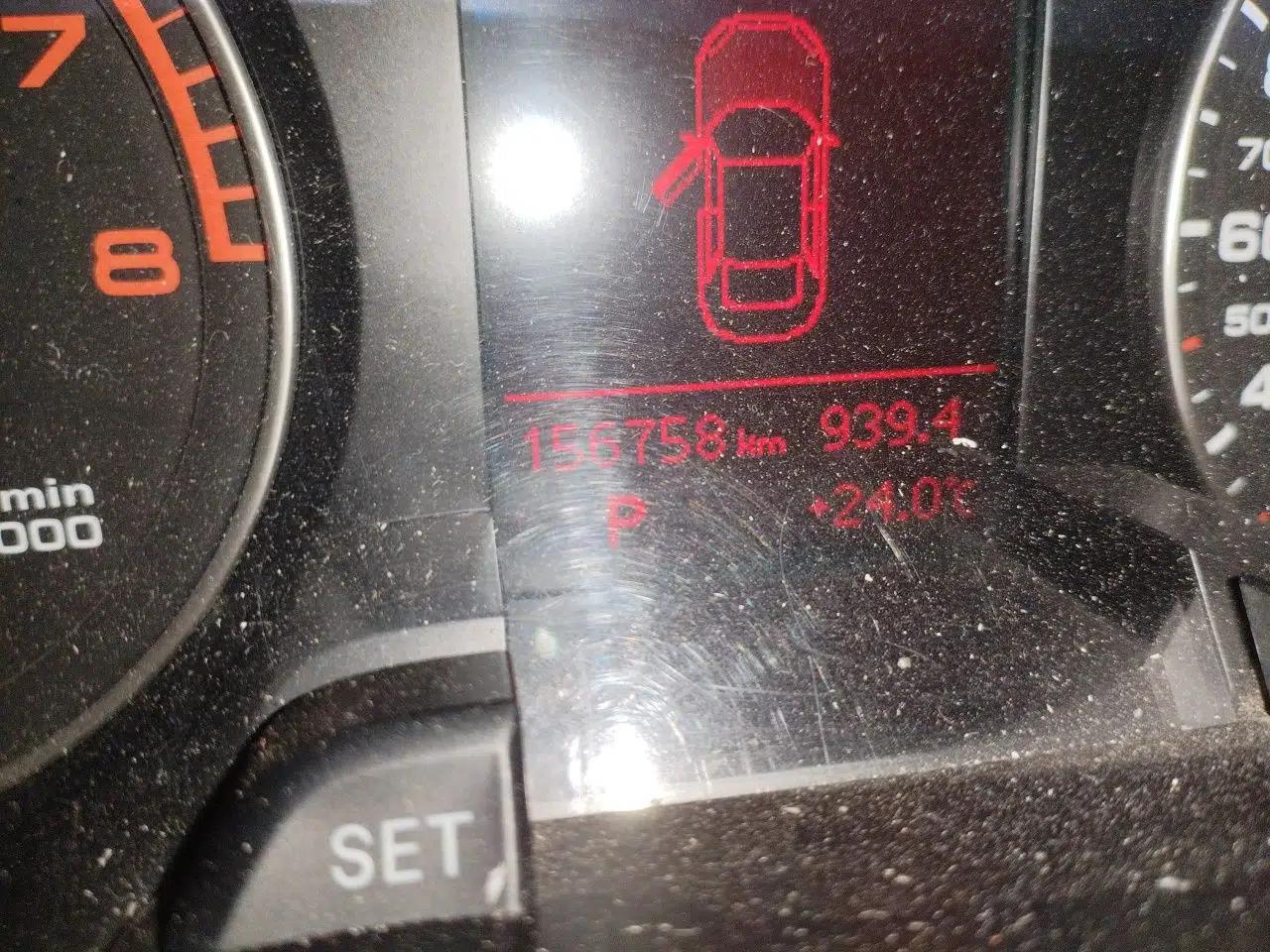 Audi A4L 2011 2.0 TFSI Standard Model — миниатюра 12