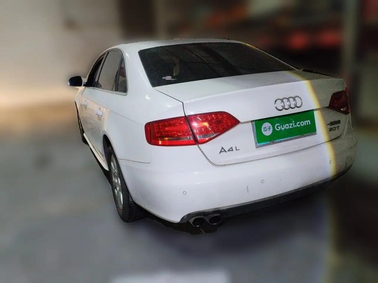 Audi A4L 2011 2.0 TFSI Standard Model — миниатюра 4