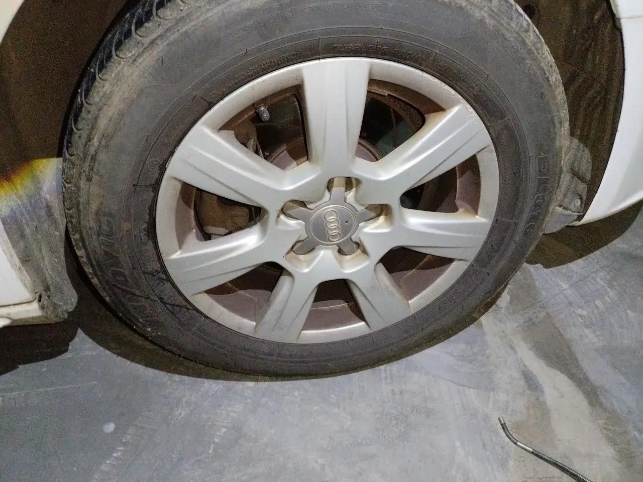 Audi A4L 2011 2.0 TFSI Standard Model — миниатюра 8