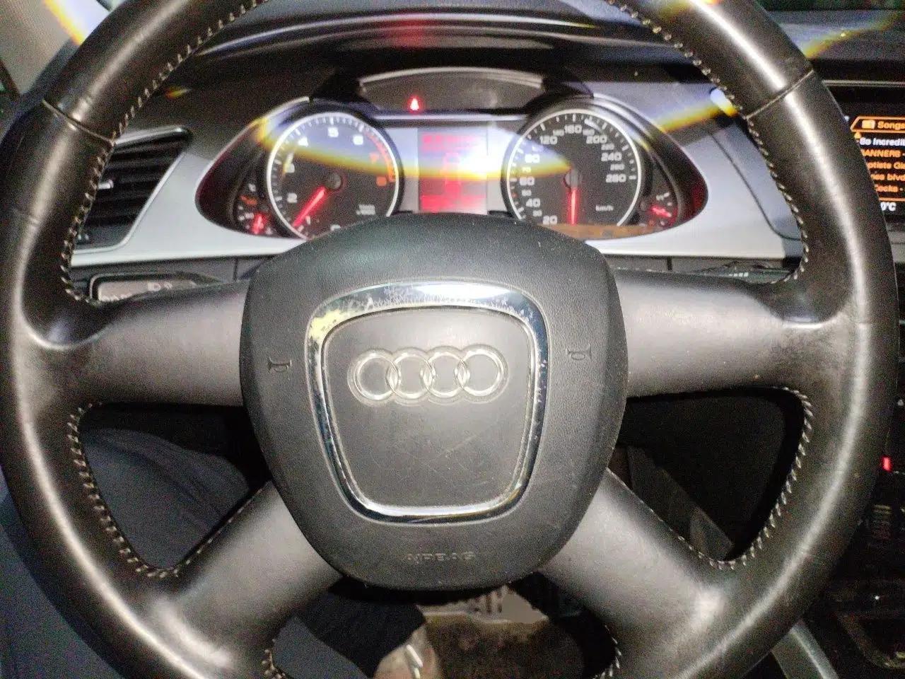 Audi A4L 2011 2.0 TFSI Standard Model — миниатюра 10