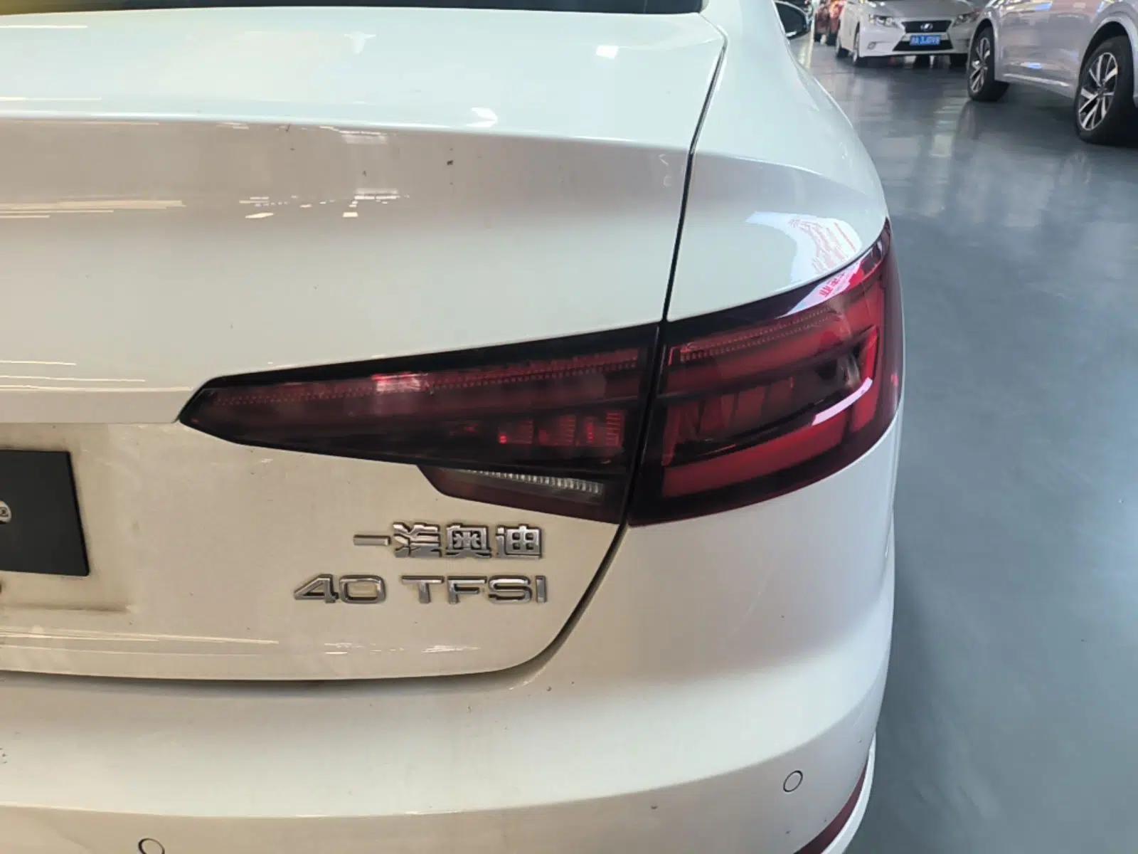 Audi A4L 2018 30th Anniversary Edition 40 TFSI Fashion Model — миниатюра 9
