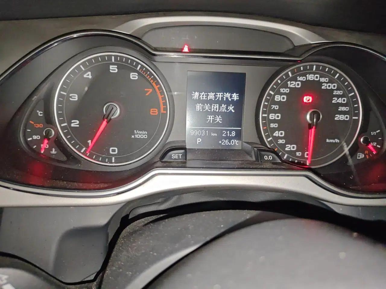 Audi A4L 2015 35 TFSI Automatic Standard Model — миниатюра 12