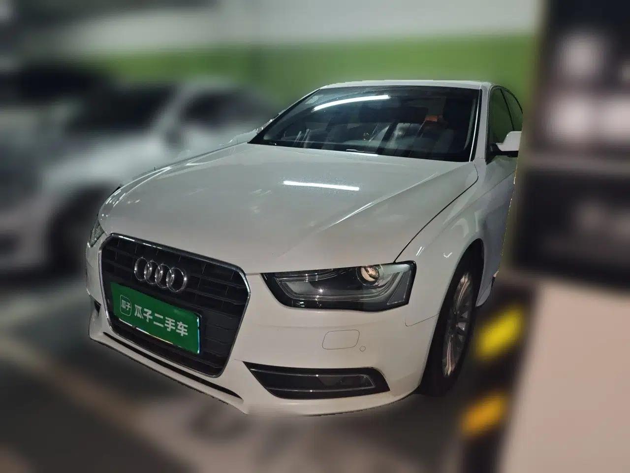 Audi A4L 2015 35 TFSI Automatic Comfort Model — миниатюра 1