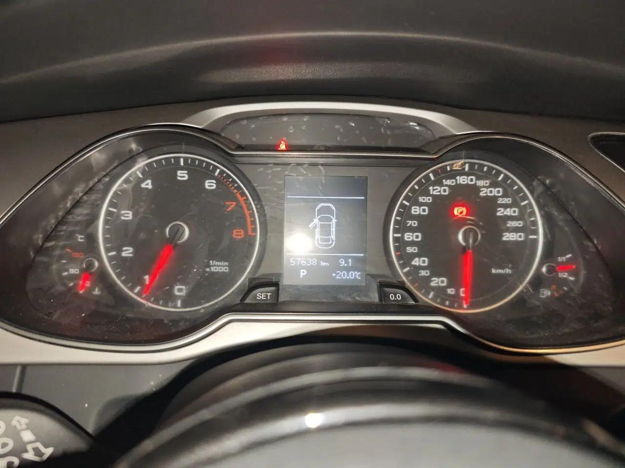 Audi A4L 2015 35 TFSI Automatic Comfort Model — миниатюра 11