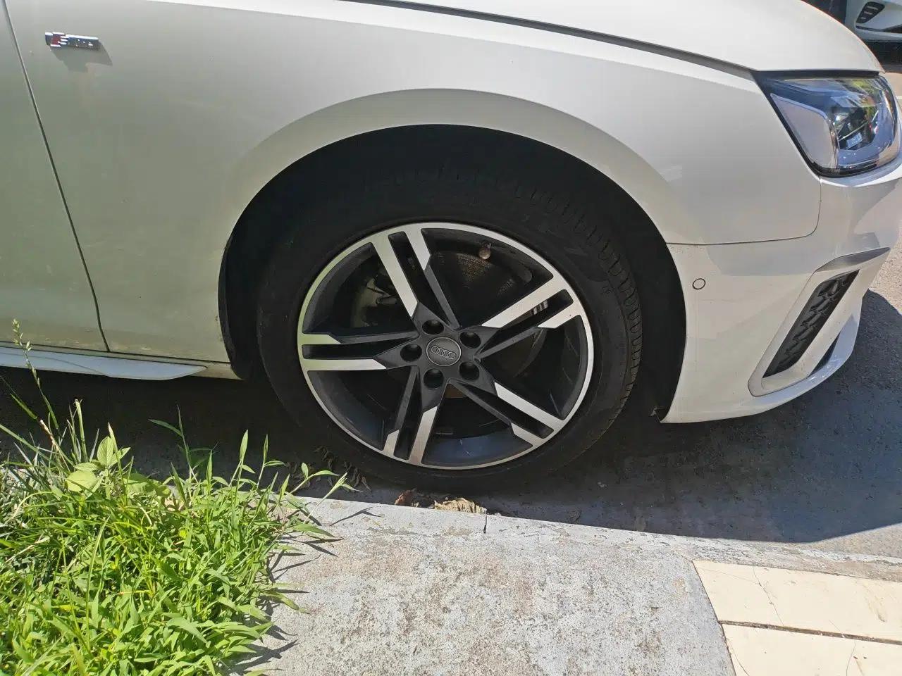 Audi A4L 2020 40 TFSI Luxury Dynamic Model — миниатюра 8