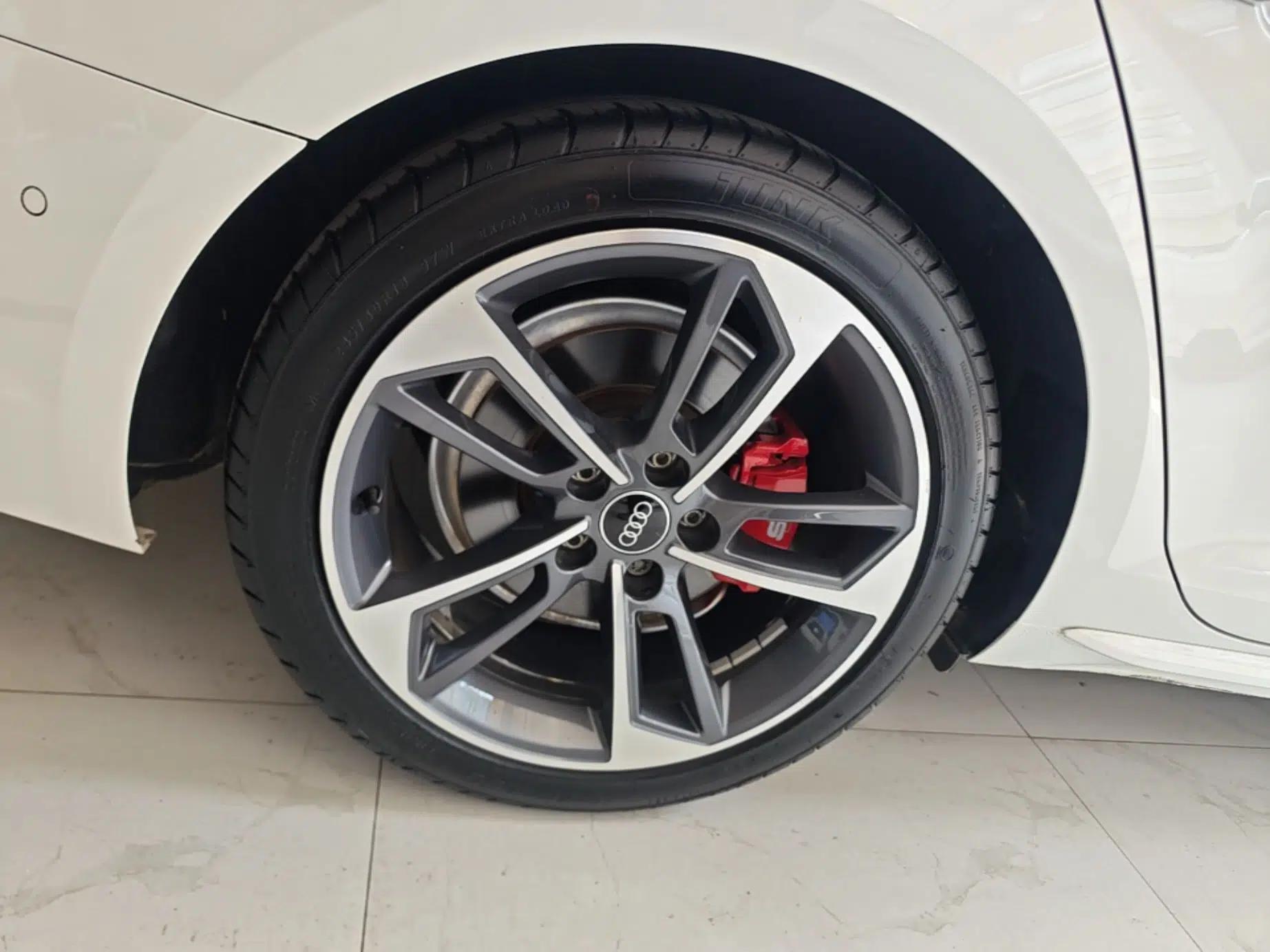 Audi A4L 2019 40 TFSI Fashion Edition China VI Emission Standard — миниатюра 11
