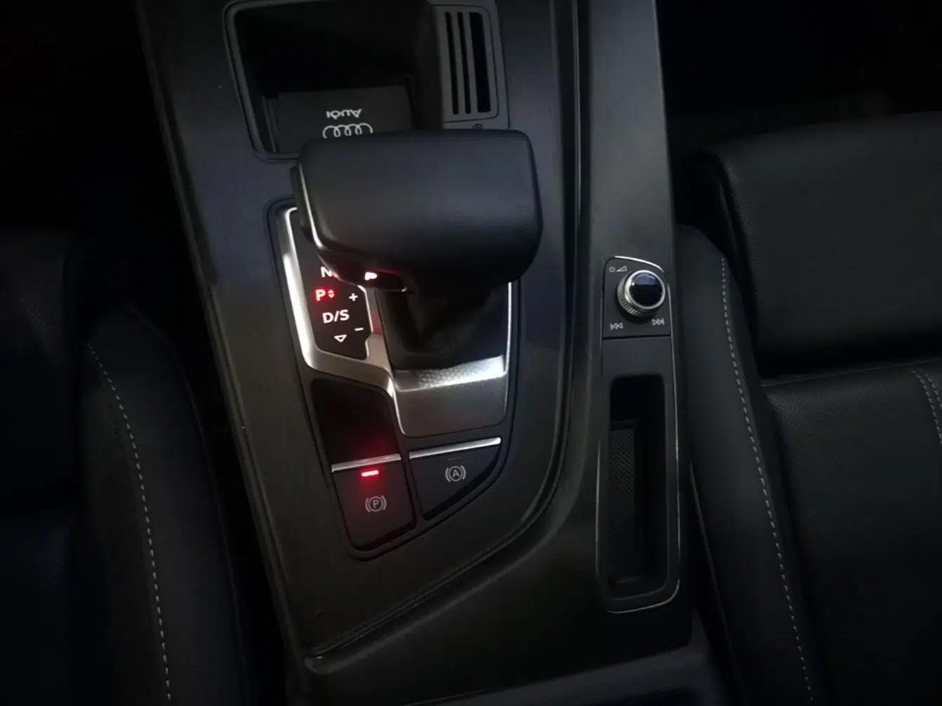 Audi A4L 2024 40 TFSI Fashion Dynamic Model — миниатюра 16