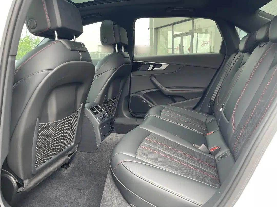 Audi A4L 2025 2 Million Units Enjoyment Version 40 TFSI Luxury Dynamic Edition — миниатюра 13