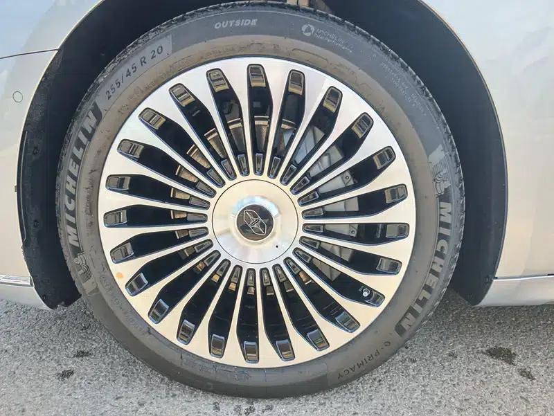 Enjoy S9T 2025 Model, Extended Range Ultra, Rear-Wheel Drive, 53kWh (192-line LiDAR) — миниатюра 9