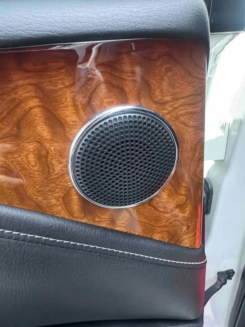 2016 Infiniti QX80 5.6L Automatic AWD 6-Seater (Parallel Import) — миниатюра 11