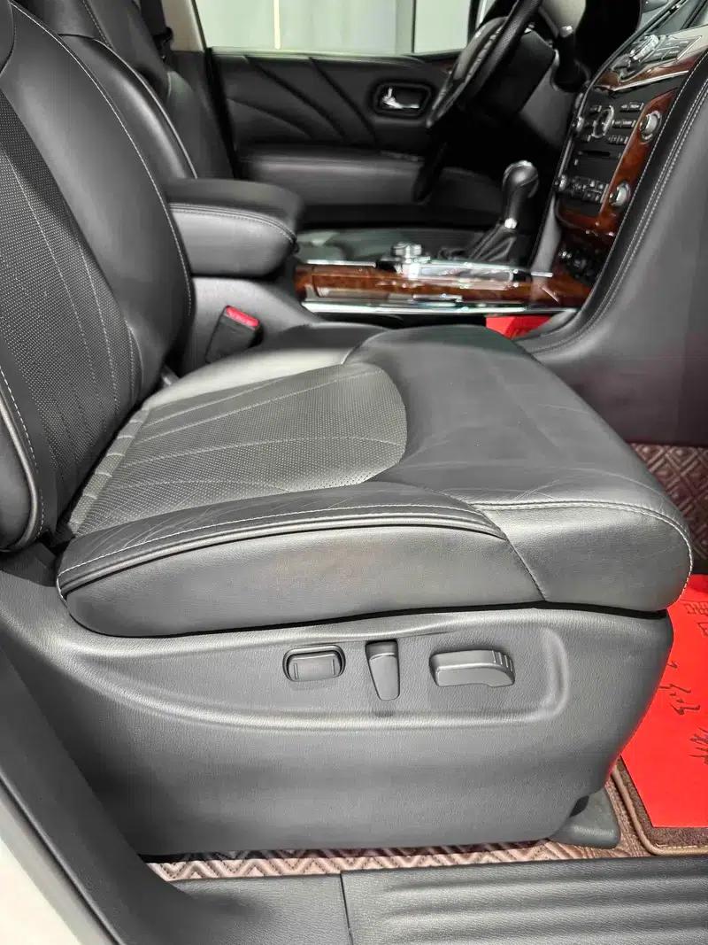 2016 Infiniti QX80 5.6L Automatic AWD 6-Seater (Parallel Import) — миниатюра 18