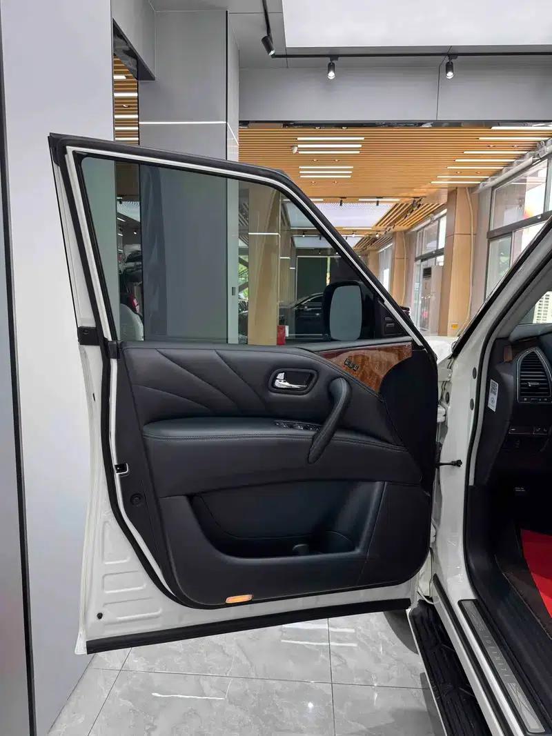 2016 Infiniti QX80 5.6L Automatic AWD 6-Seater (Parallel Import) — миниатюра 20