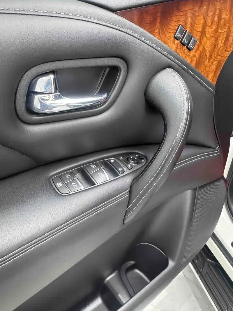 2016 Infiniti QX80 5.6L Automatic AWD 6-Seater (Parallel Import) — миниатюра 21