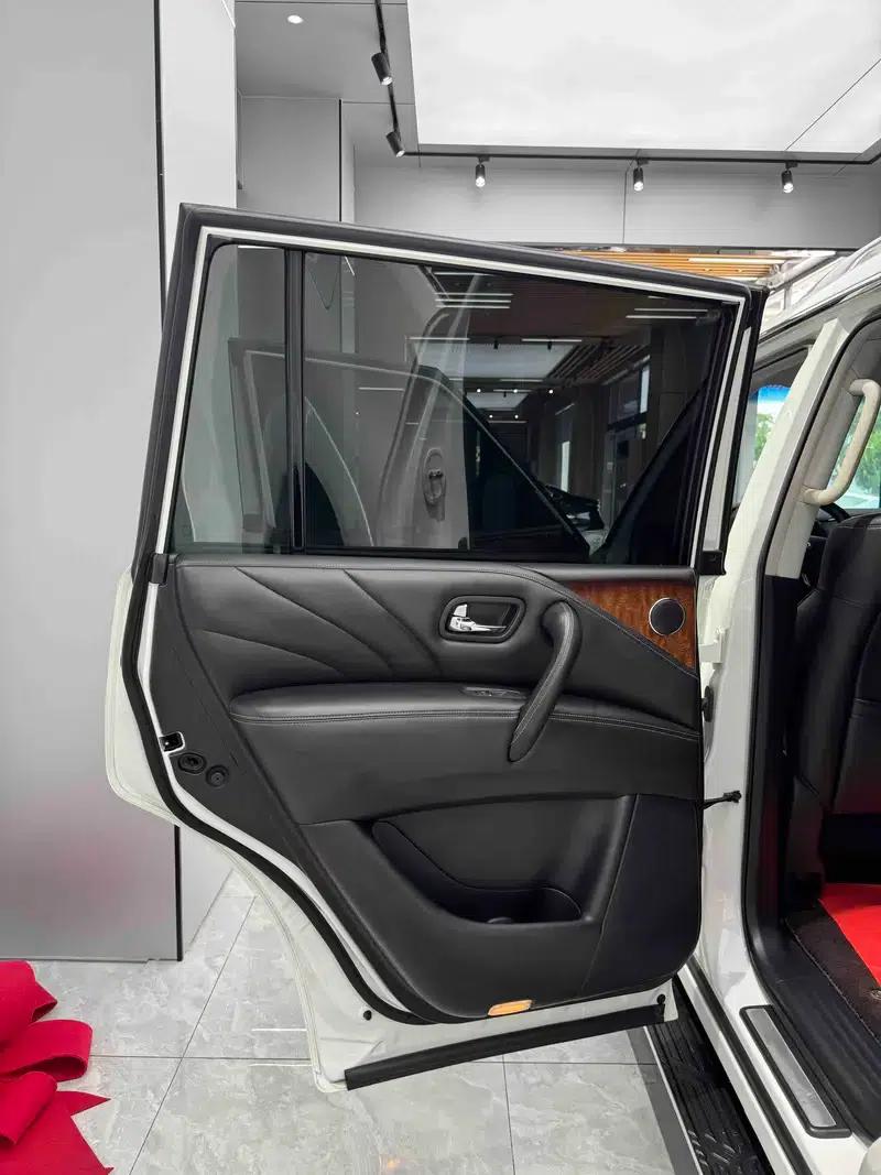 2016 Infiniti QX80 5.6L Automatic AWD 6-Seater (Parallel Import) — миниатюра 22