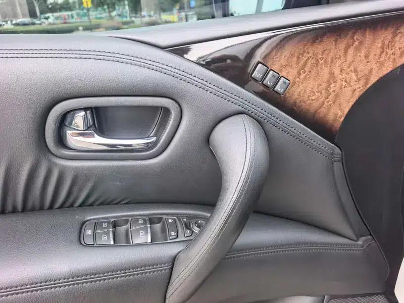 Infiniti QX80 2013 5.6L 4WD — миниатюра 26