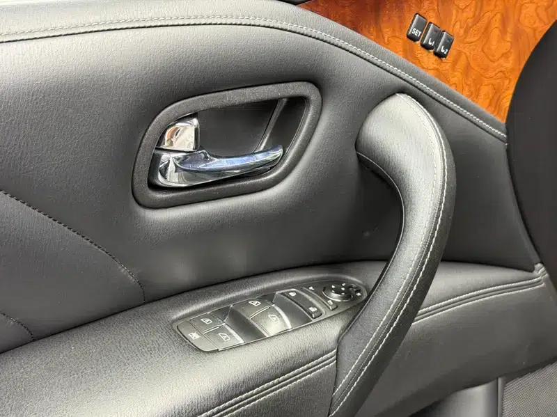 Infiniti QX80 2016 5.6L 4WD — миниатюра 22