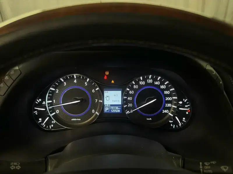 Infiniti QX80 2016 5.6L 4WD — миниатюра 10