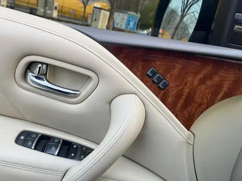 Infiniti QX80 2016 5.6L 4WD — миниатюра 17