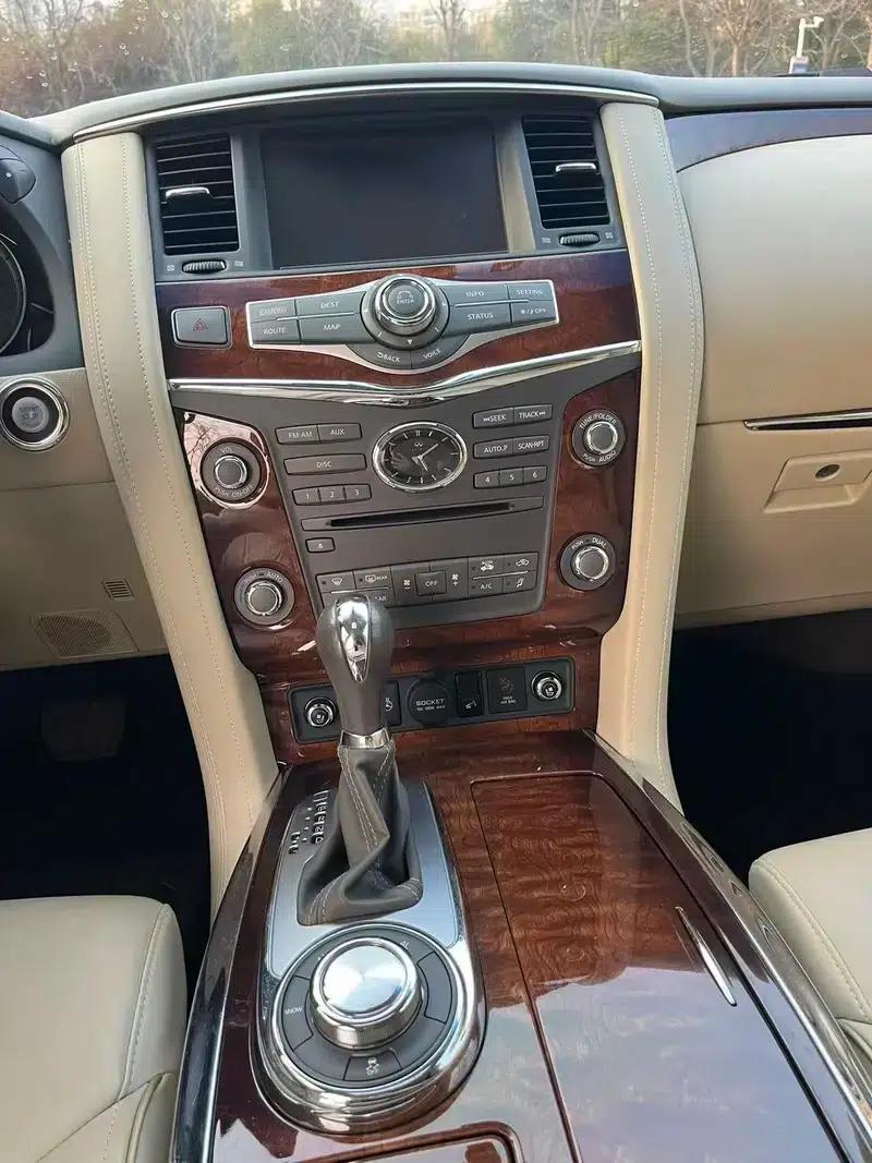 Infiniti QX80 2016 5.6L 4WD — миниатюра 24