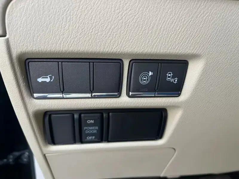 Infiniti QX80 2016 5.6L 4WD — миниатюра 26