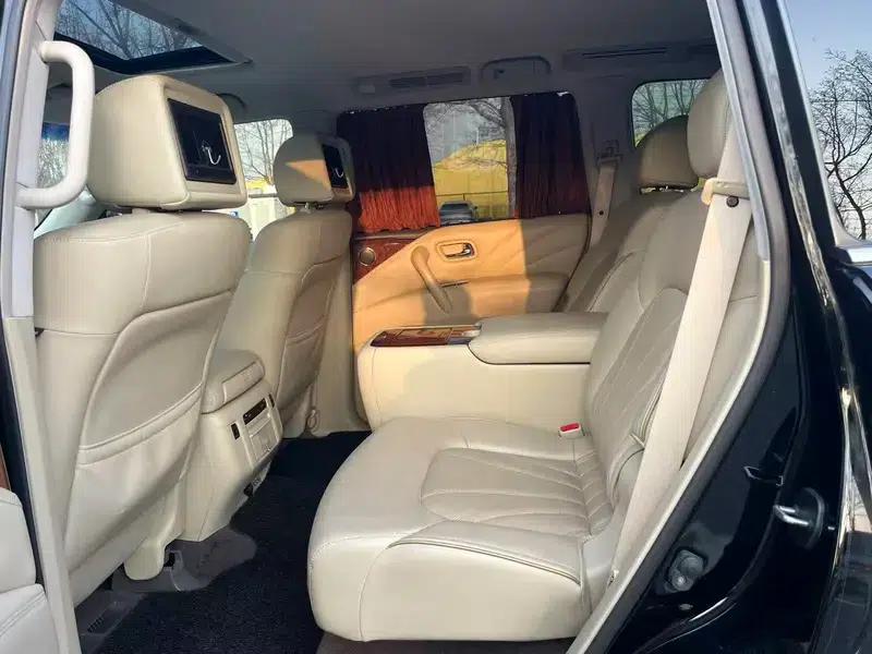 Infiniti QX80 2016 5.6L 4WD — миниатюра 30