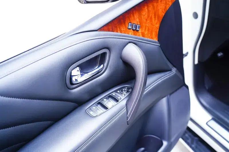 Infiniti QX80 2016 5.6L 4WD — миниатюра 16