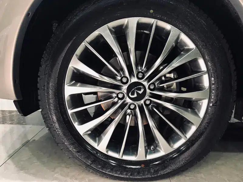 2018 Infiniti QX80 5.6L Automatic AWD 7-Seater Parallel Import — миниатюра 11