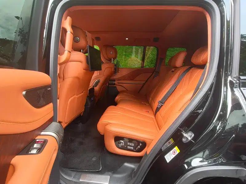 Looking up at the 2023 U8 Luxury Edition — миниатюра 13