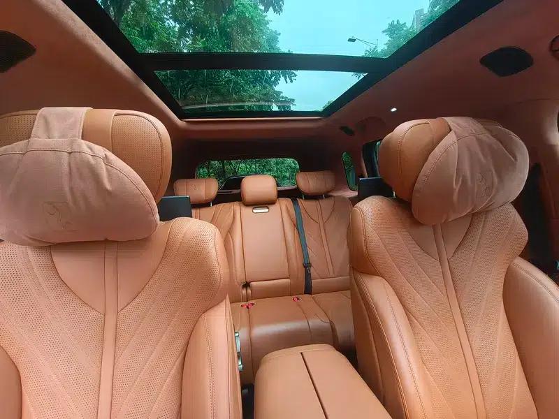 Looking up at the 2023 U8 Luxury Edition — миниатюра 14